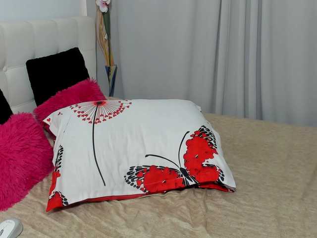 saradusk live cam on BongaCams