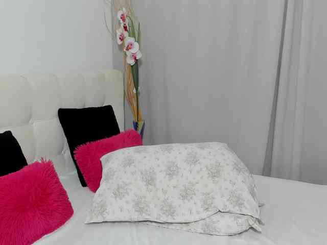 saradusk Live Webcam on BongaCams