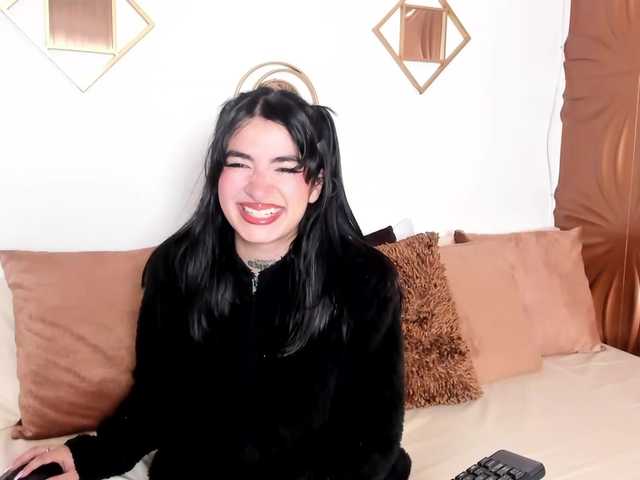 Zyrablaze live cam on BongaCams