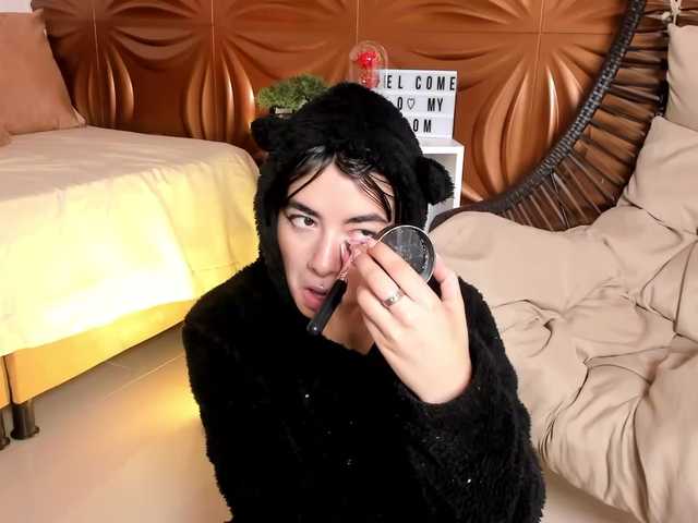 Zyrablaze live cam on BongaCams