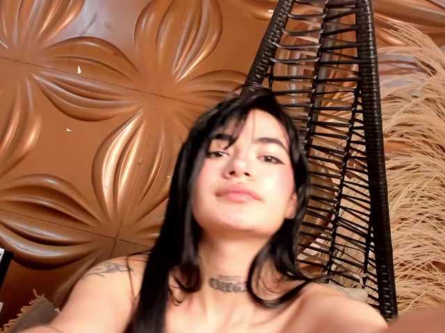 Zyrablaze live cam on BongaCams