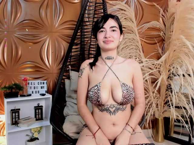 Zyrablaze live cam on BongaCams