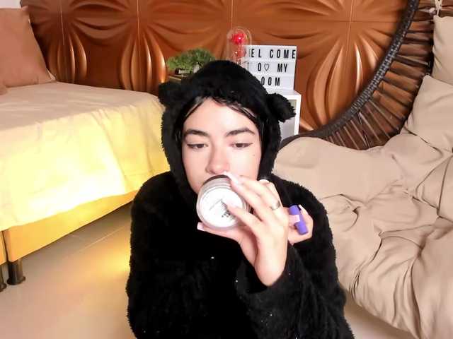 Zyrablaze live cam on BongaCams