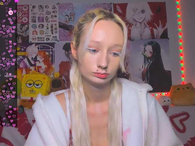 KatiaNabiee live cam preview