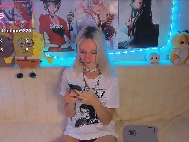 KatiaNabiee live cam preview