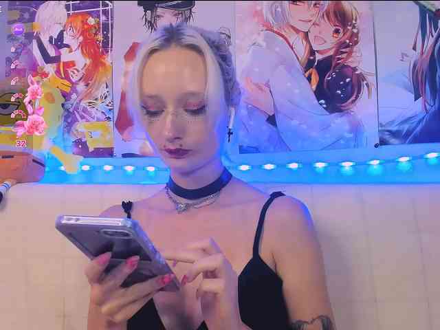 KatiaNabiee webcam