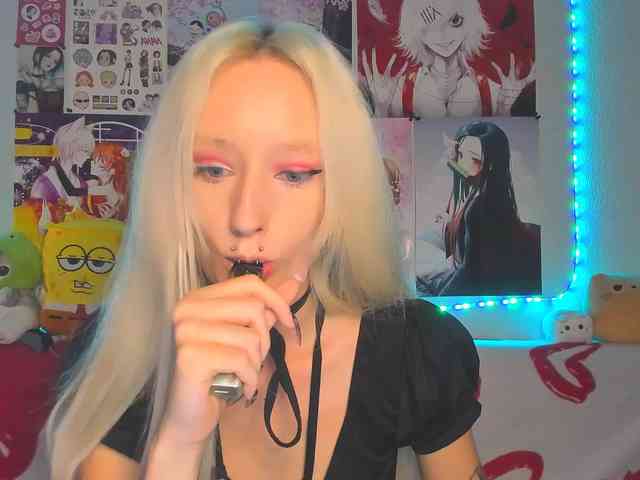 KatiaNabiee webcam