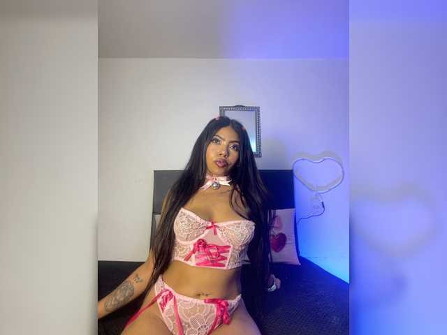 Karolsay live cam on BongaCams
