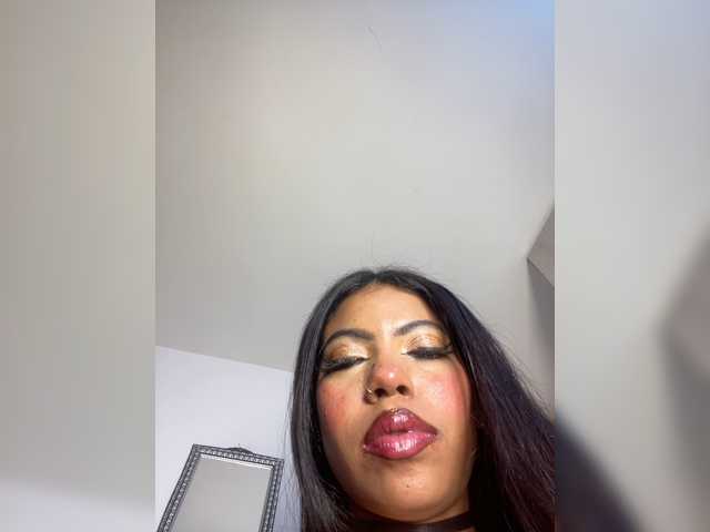 Karolsay live cam on BongaCams