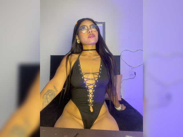 Karolsay live cam on BongaCams