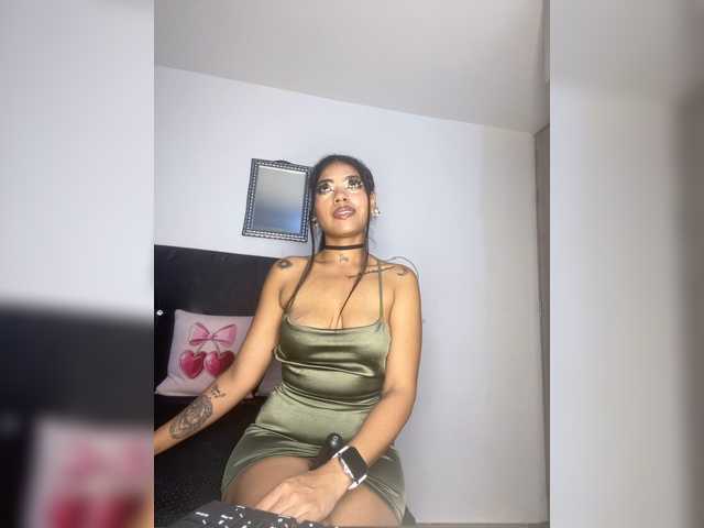 Karolsay live cam on BongaCams