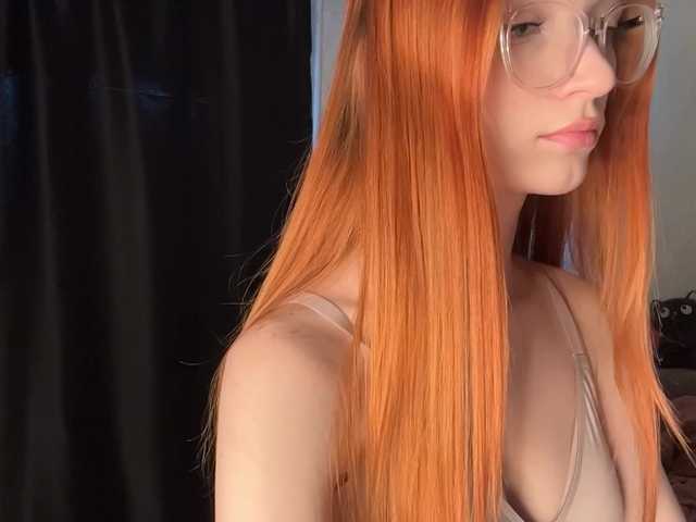 MadonnaVanson live cam on BongaCams