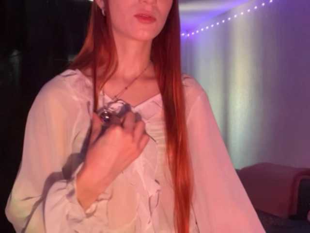MadonnaVanson live cam on BongaCams