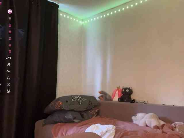 MadonnaVanson webcam