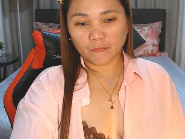 AsianHotMama143 live cam preview