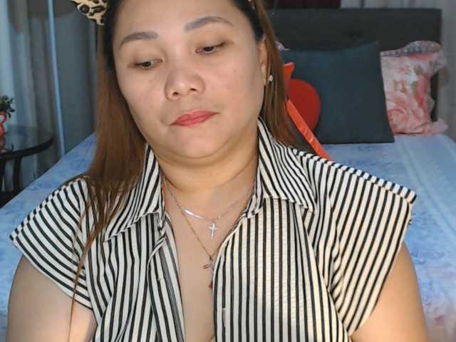 AsianHotMama143 live cam on BongaCams