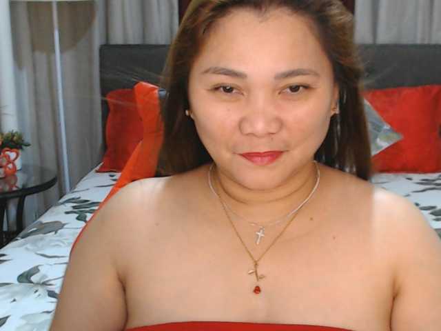 AsianHotMama143 live cam on BongaCams