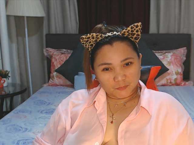 AsianHotMama143 live cam preview