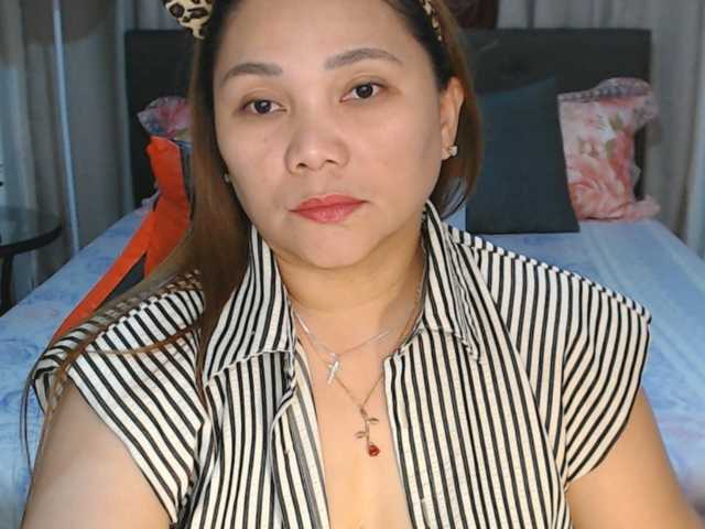 AsianHotMama143 live cam on BongaCams
