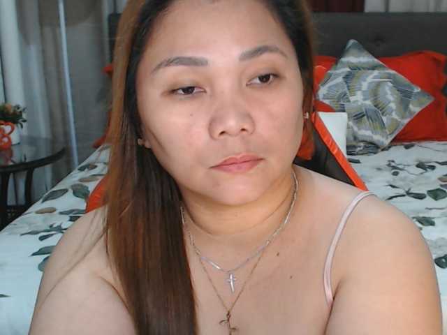 AsianHotMama143 live cam on BongaCams