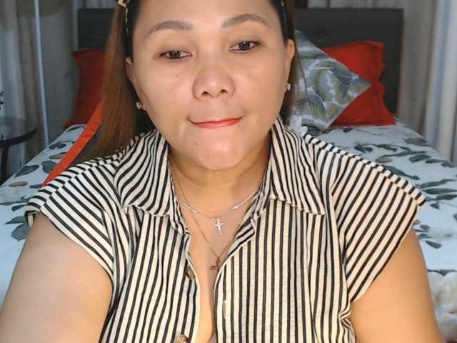 AsianHotMama143 live cam on BongaCams