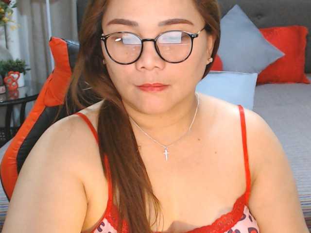 AsianHotMama143