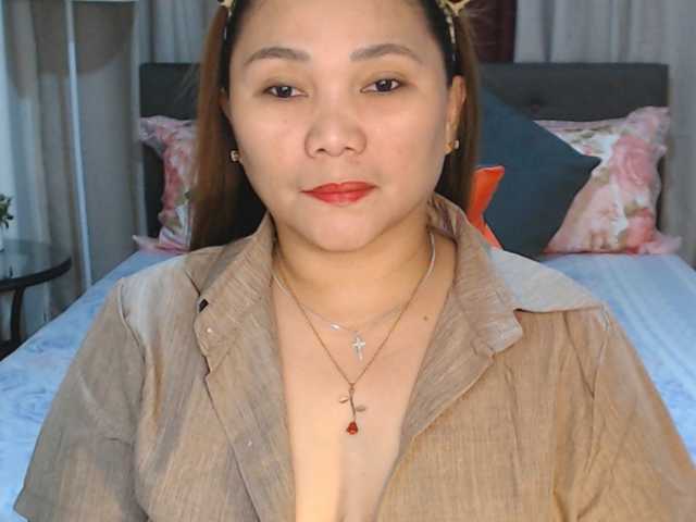 AsianHotMama143 live cam preview