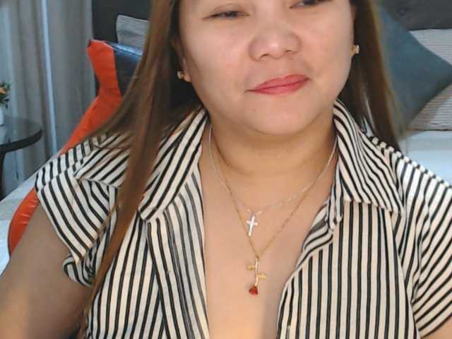 AsianHotMama143 live cam on BongaCams