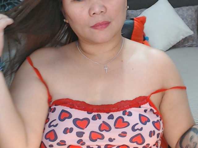 AsianHotMama143 live cam on BongaCams