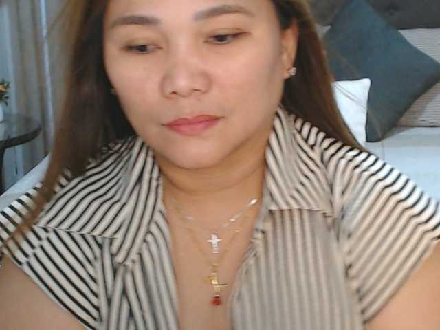 AsianHotMama143 live cam on BongaCams