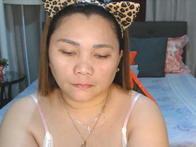 AsianHotMama143 live cam on BongaCams