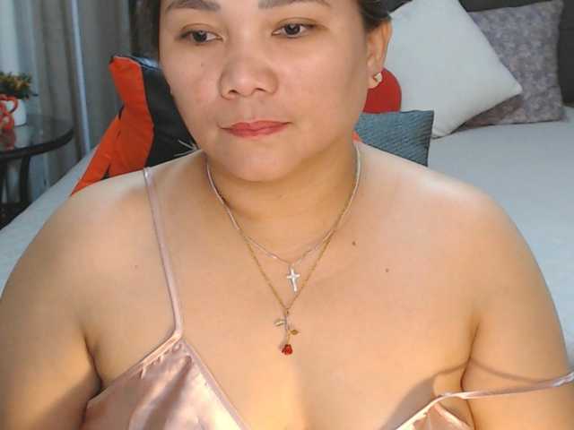 AsianHotMama143 live cam on BongaCams