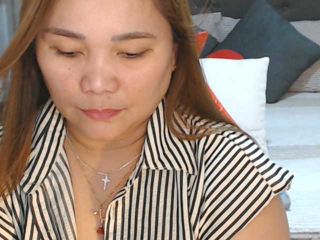 AsianHotMama143 live cam on BongaCams