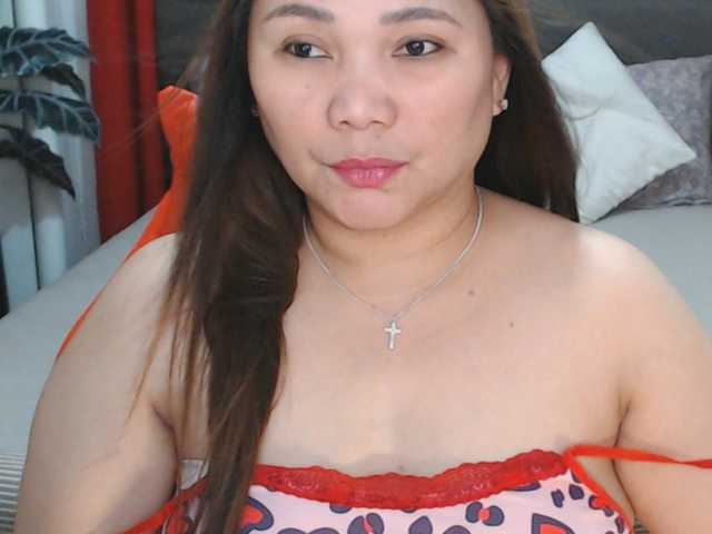 AsianHotMama143 webcam