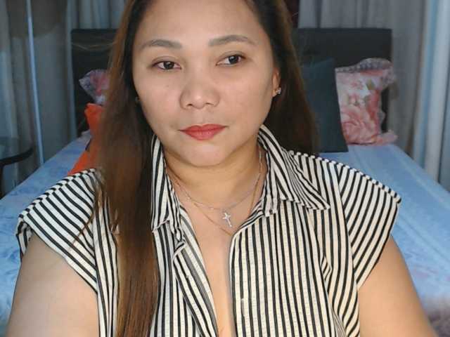 AsianHotMama143 live cam on BongaCams