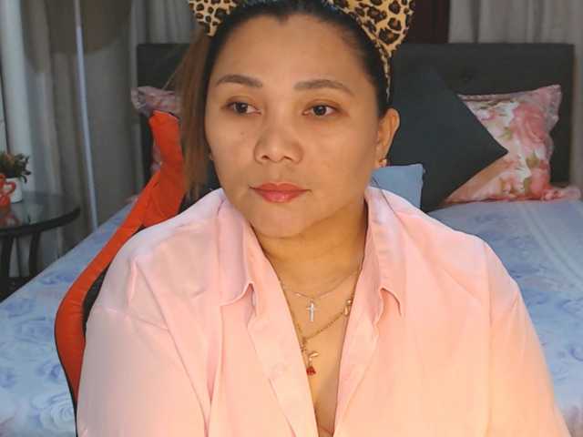 AsianHotMama143 live cam on BongaCams