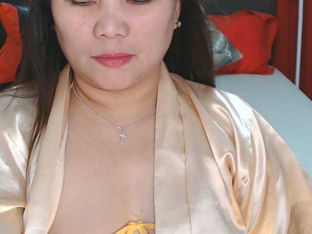 AsianHotMama143 live cam on BongaCams