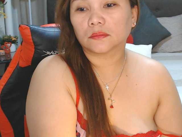 AsianHotMama143 live cam on BongaCams
