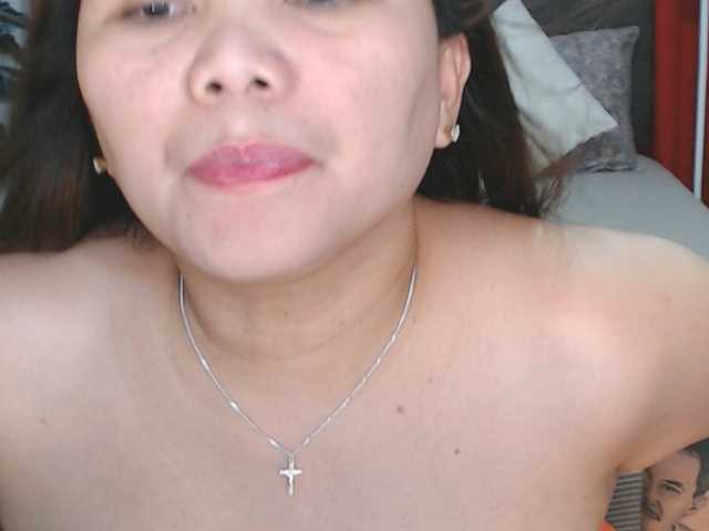 AsianHotMama143 live cam on BongaCams