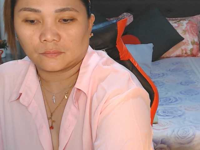AsianHotMama143 live cam preview