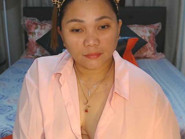 AsianHotMama143 live cam preview
