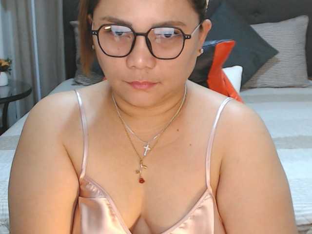 AsianHotMama143