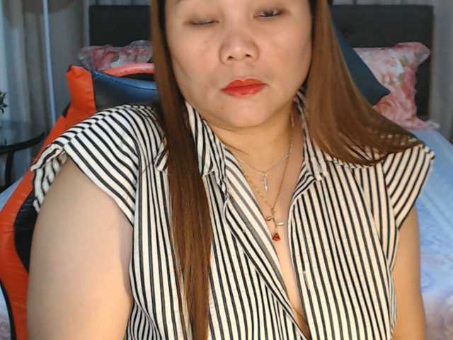 AsianHotMama143 live cam on BongaCams