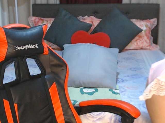 AsianHotMama143 live cam preview