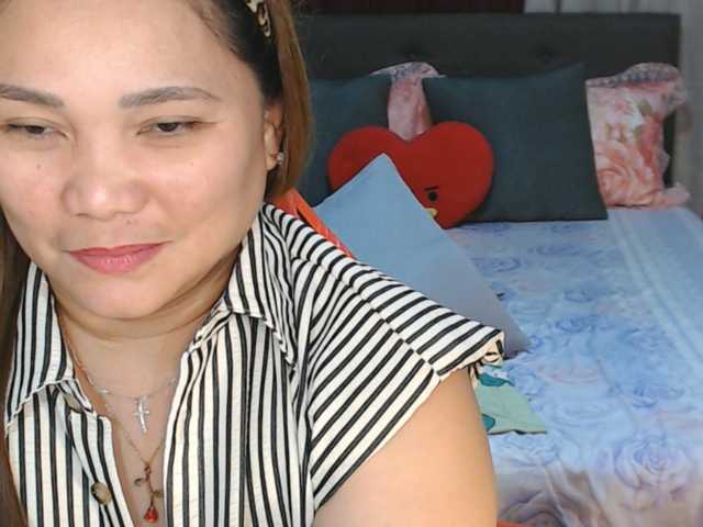 AsianHotMama143 live cam on BongaCams