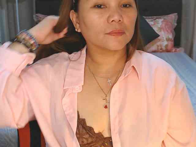 AsianHotMama143