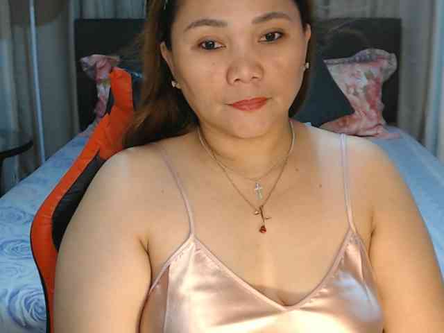 AsianHotMama143