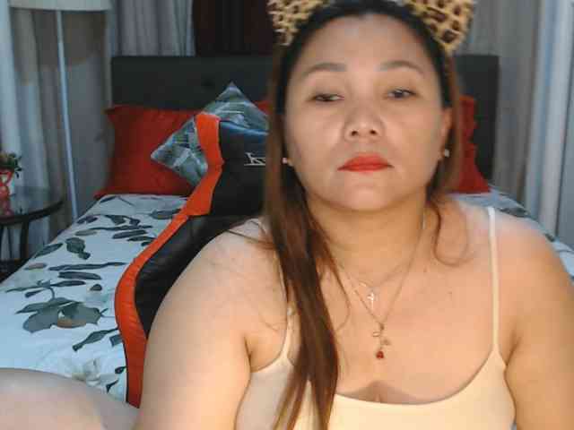 AsianHotMama143