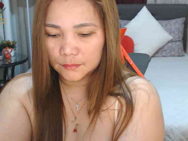 AsianHotMama143