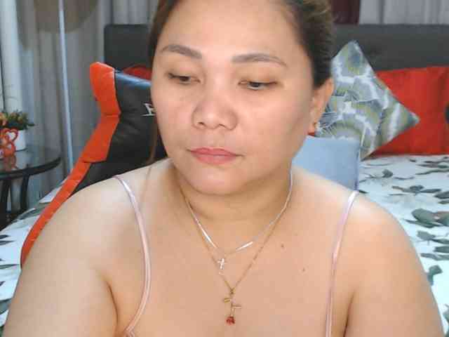 asianhotmama143's live room
